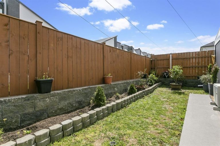 Photo of property in 17 Hangar Lane, Whenuapai, Auckland, 0618