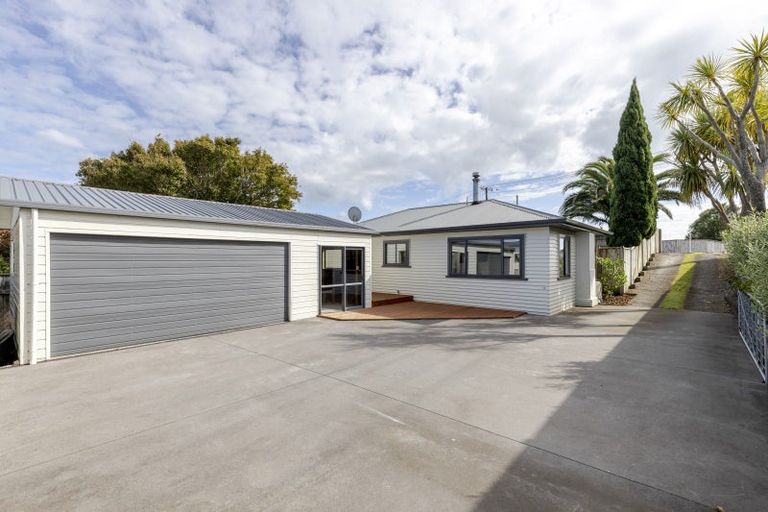 Photo of property in 1 Ranfurly Street, Frankleigh Park, New Plymouth, 4310