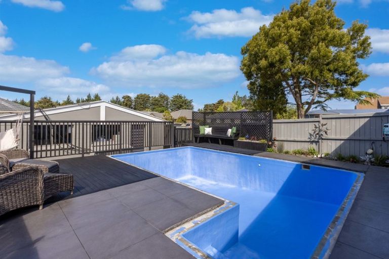 Photo of property in 28 Waitikiri Drive, Parklands, Christchurch, 8083