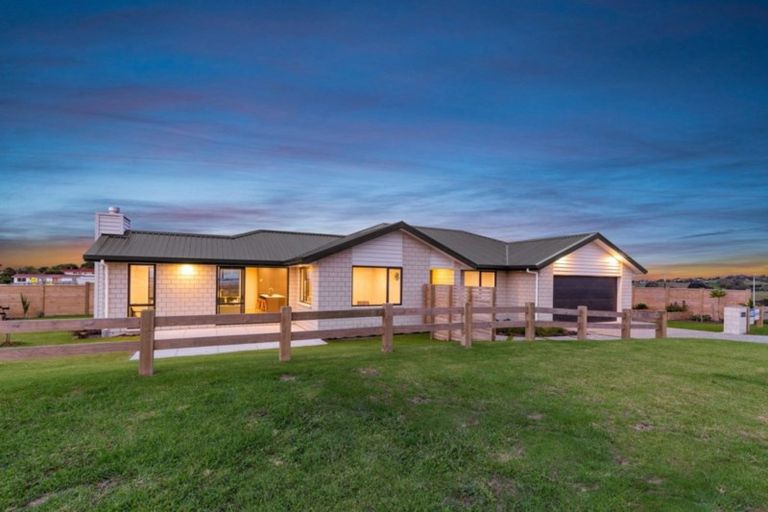 Photo of property in 1 Kia Kaha Drive, Snells Beach, 0920