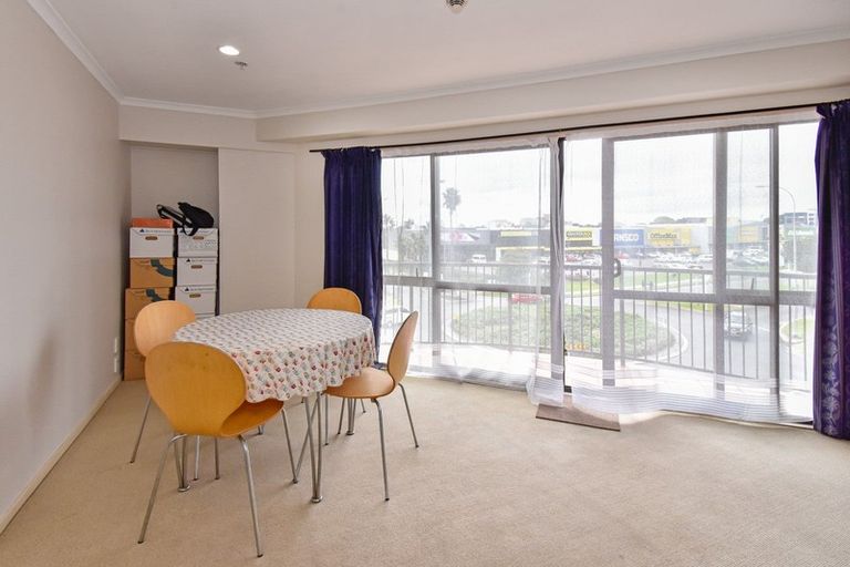 Photo of property in The Rennaissance, 2g/18 Ronwood Avenue, Manukau, Auckland, 2104
