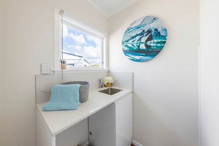 Photo of property in 24 President Avenue, Papakura, 2110