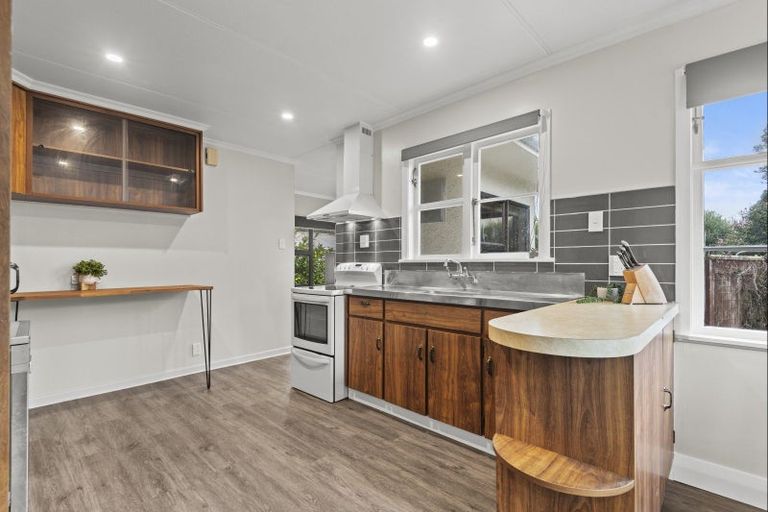 Photo of property in 11 Moray Place, Highbury, Palmerston North, 4412