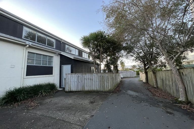 Photo of property in 632 Beach Road, Browns Bay, Auckland, 0630