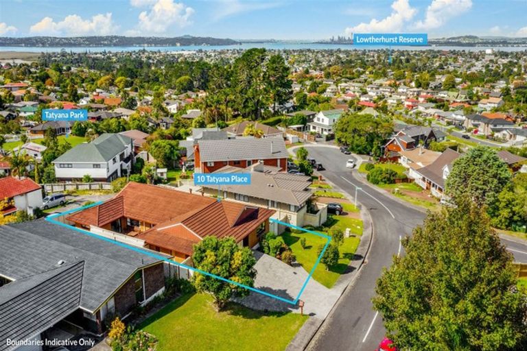 Photo of property in 10 Tatyana Place, Massey, Auckland, 0614
