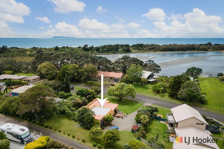 Photo of property in 25 Pohutukawa Drive, Athenree, Katikati, 3177