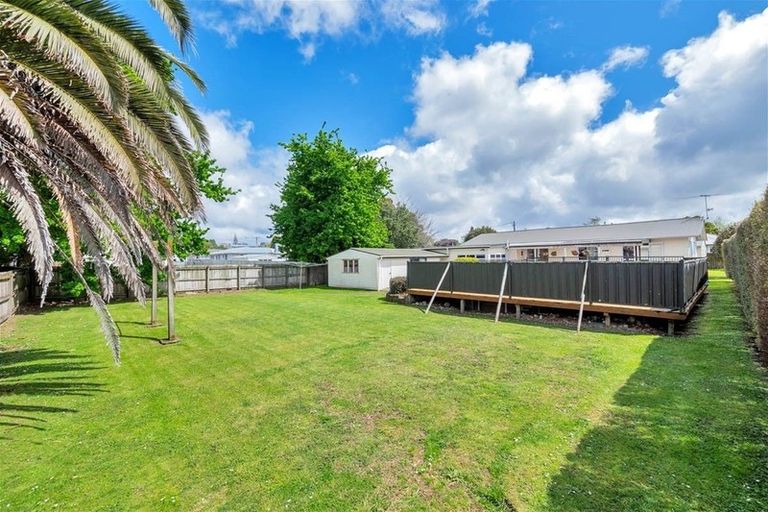 Photo of property in 35 Harrington Road, Henderson, Auckland, 0610