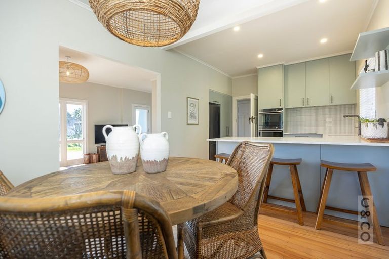 Photo of property in 29 Cambridge Road, Riverhead, 0820