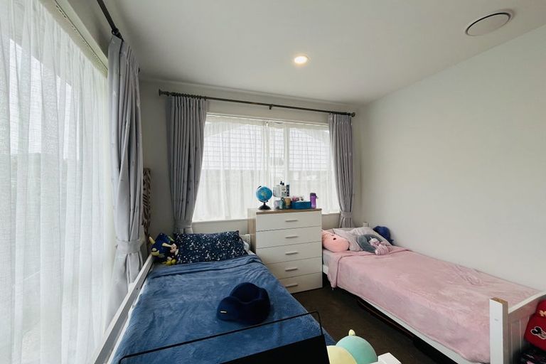 Photo of property in 19 Drumbuoy Drive, Flat Bush, Auckland, 2019