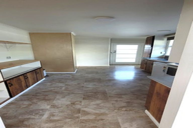 Photo of property in 8 Kitchener Terrace, Moturoa, New Plymouth, 4310