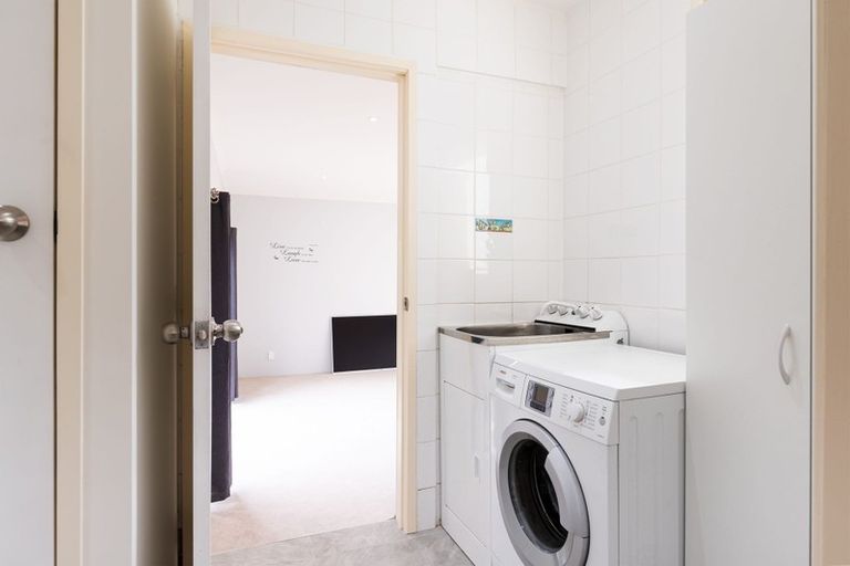 Photo of property in 68 Willis Road, Papakura, 2110