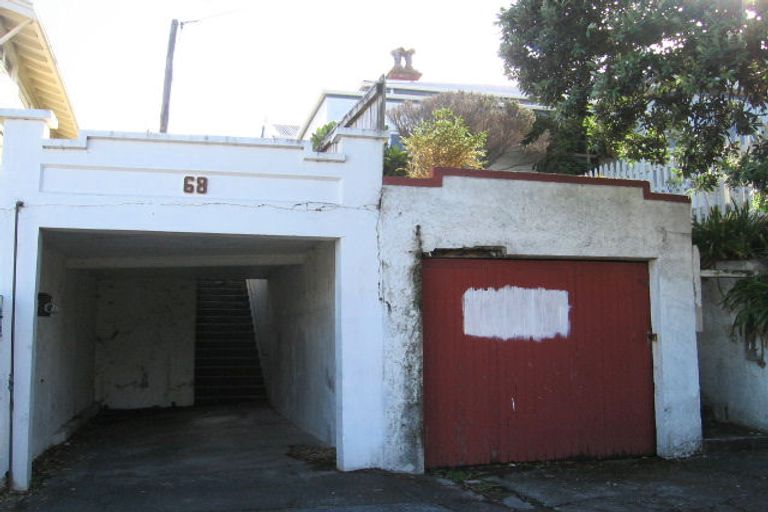 Photo of property in 68 Queens Drive, Lyall Bay, Wellington, 6022