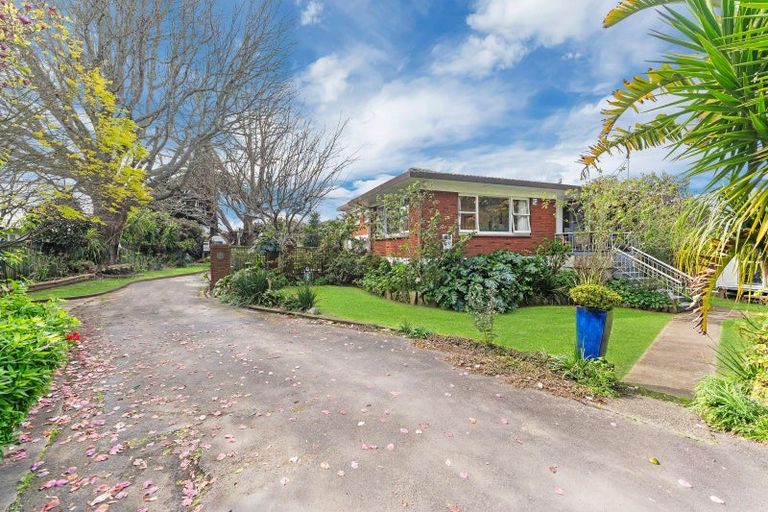 Photo of property in 6 Youngs Road, Papakura, 2110