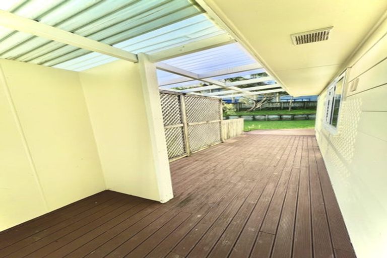 Photo of property in 100 West Harbour Drive, West Harbour, Auckland, 0618