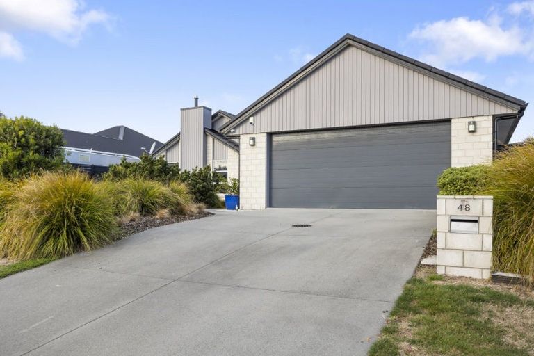 Photo of property in 48 Cassinia Close, Papamoa Beach, Papamoa, 3118
