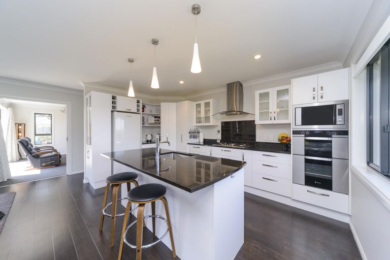 Photo of property in 25 Trump Place, Kelvin Grove, Palmerston North, 4414