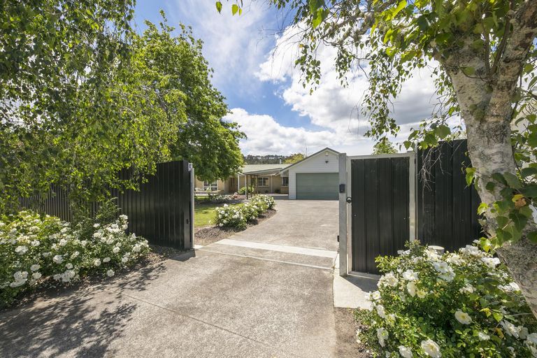 Photo of property in 6 Applemoors Way, Riverhead, 0820