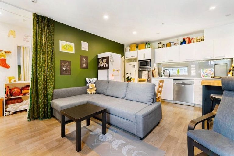 Photo of property in 5/160c Hobsonville Point Road, Hobsonville, Auckland, 0616