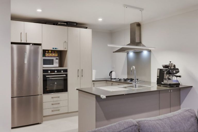 Photo of property in 16 Harore Road, Takanini, 2112