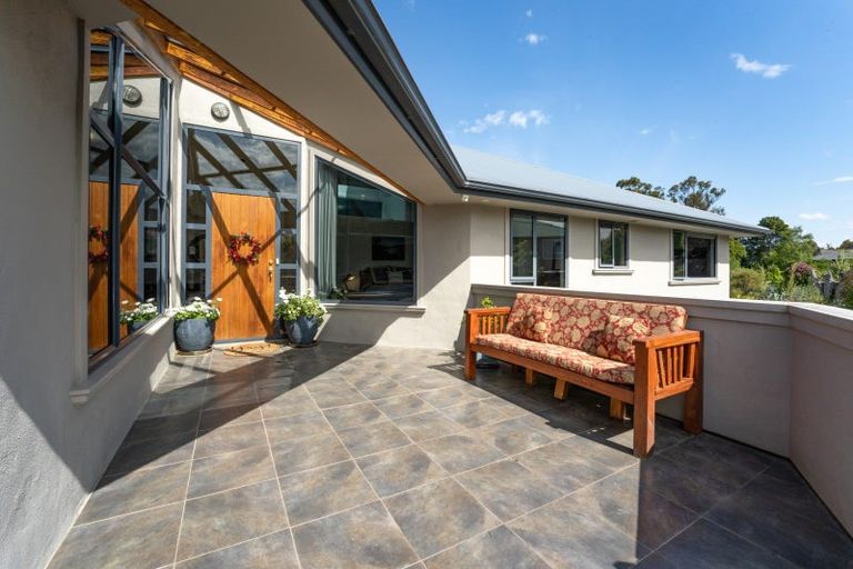 Photo of property in 10 Sunninghurst Drive, Fairfield, Dunedin, 9018