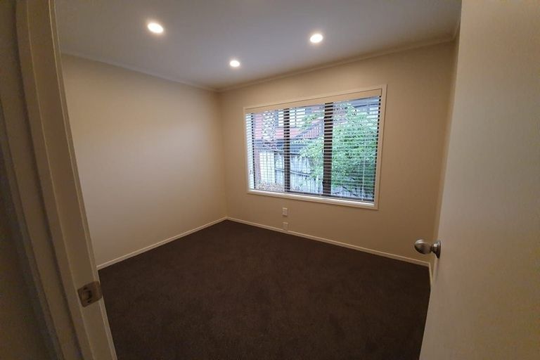 Photo of property in 23 Orinda Close, Botany Downs, Auckland, 2010