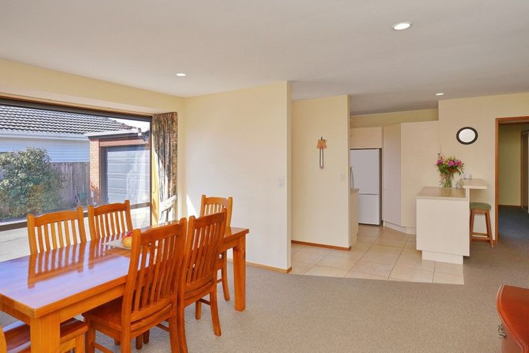 Photo of property in 2/82 Middleton Road, Upper Riccarton, Christchurch, 8041