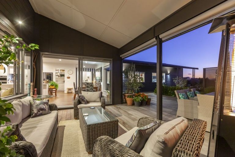 Photo of property in 3 Lamont Place, Waikanae, 5036