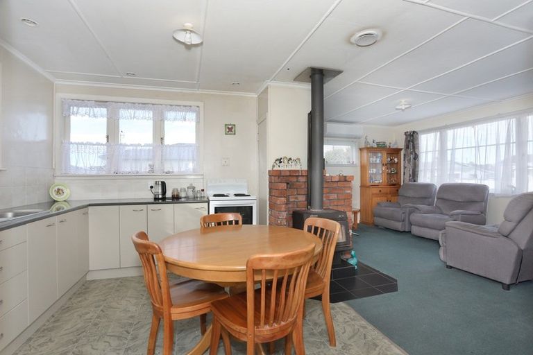 Photo of property in 25 Ngahina Street, Marton, 4710