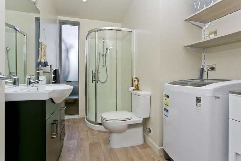 Photo of property in 10a Saffron Street, Birkdale, Auckland, 0626