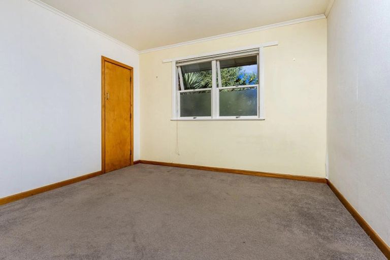 Photo of property in 9 Selwyn Crescent, Forrest Hill, Auckland, 0620