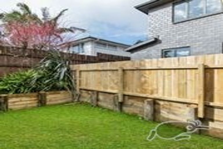 Photo of property in 53a Sylvan Crescent, Te Atatu South, Auckland, 0610