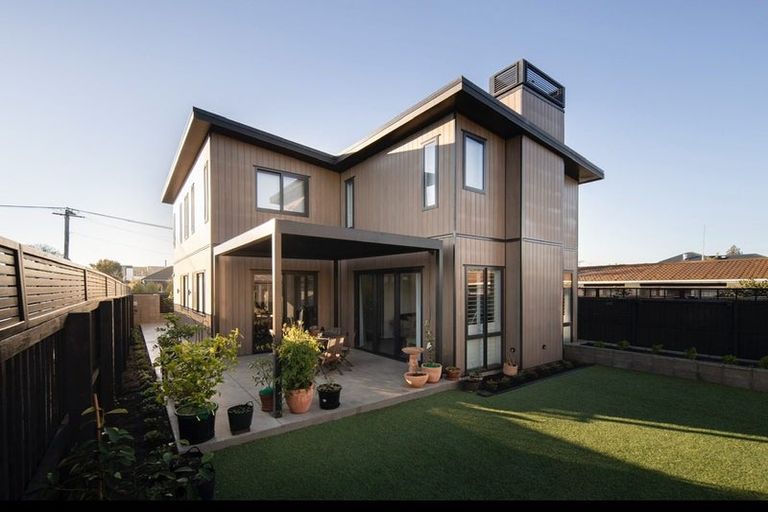 Photo of property in 57a Garreg Road, Bryndwr, Christchurch, 8052