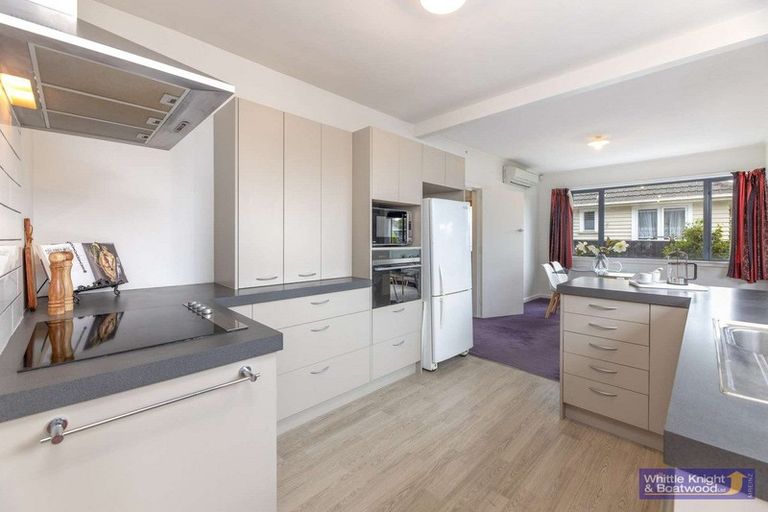 Photo of property in 110 Yaldhurst Road, Sockburn, Christchurch, 8042