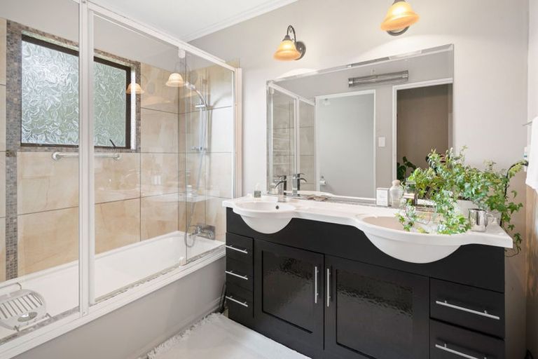 Photo of property in 9 Loasby Place, Greytown, 5712