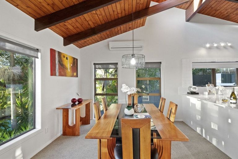 Photo of property in 241a Golf Road, Titirangi, Auckland, 0604