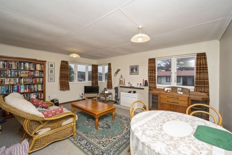 Photo of property in 1 Aytoun Street, Opunake, 4616