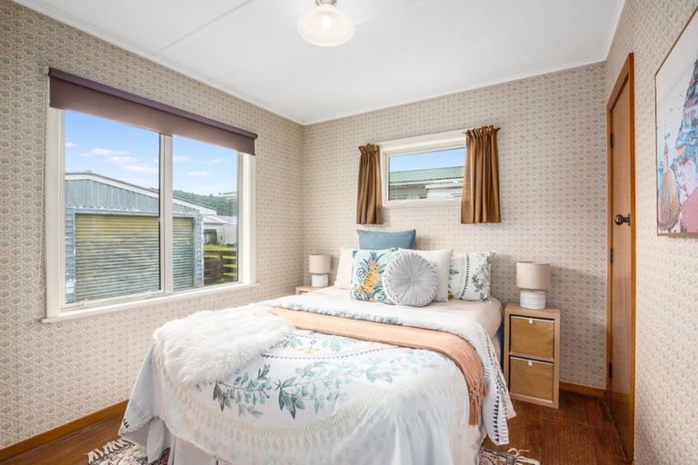 Photo of property in 76 Peel Place, Wainuiomata, Lower Hutt, 5014