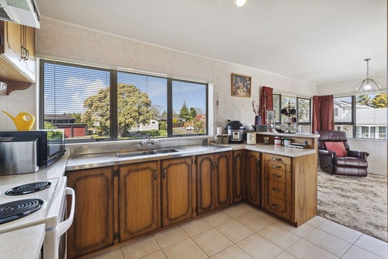 Photo of property in 2/18 Hanover Place, Pahurehure, Papakura, 2113