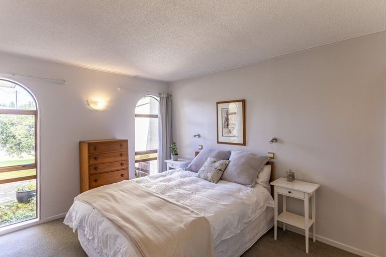 Photo of property in 3 Waverley Street, Waipawa, 4210