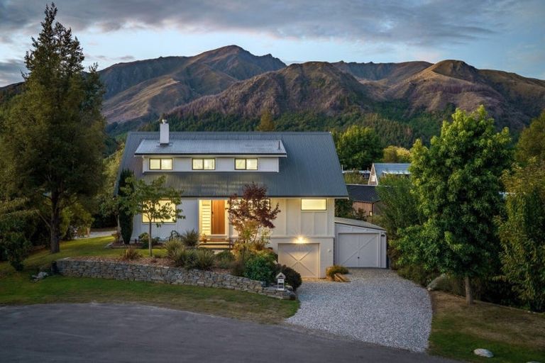 Photo of property in 10 Pritchard Place, Arrowtown, 9302