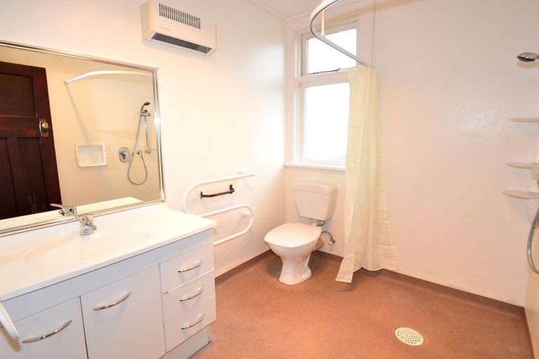 Photo of property in 322 Bay View Road, South Dunedin, Dunedin, 9012