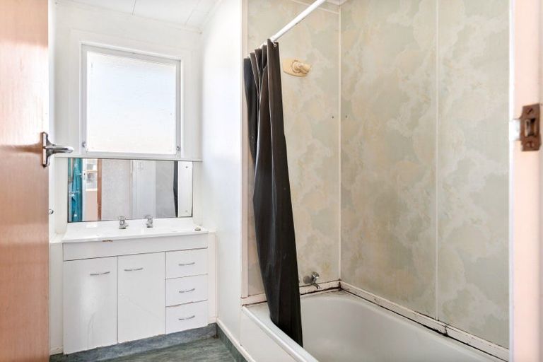 Photo of property in 28 Mary Street, Mangapapa, Gisborne, 4010