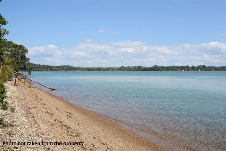 Photo of property in 88 Doves Bay Road, Kerikeri, 0294