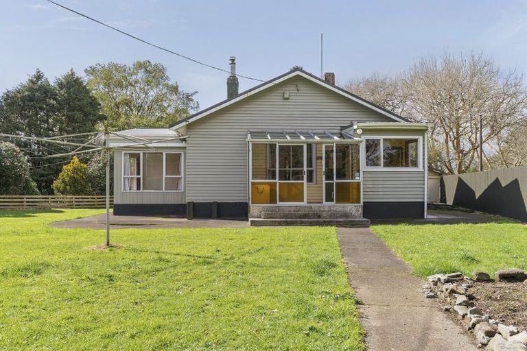Photo of property in 8 Hydro Road, Burgess Park, New Plymouth, 4371