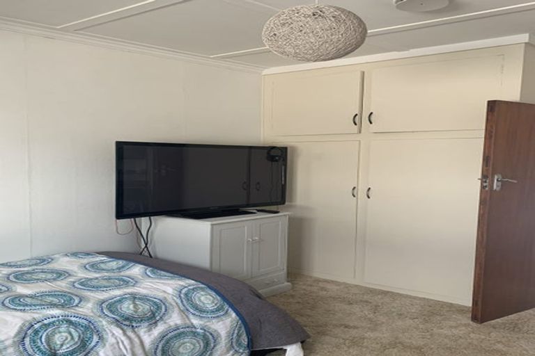 Photo of property in 69 Domett Street, Opunake, 4616