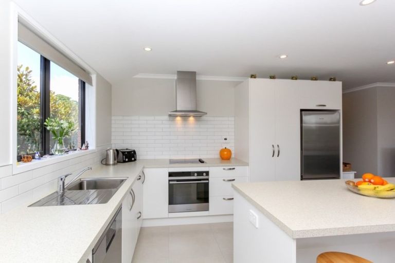 Photo of property in 48 Magnolia Drive, Westown, New Plymouth, 4310