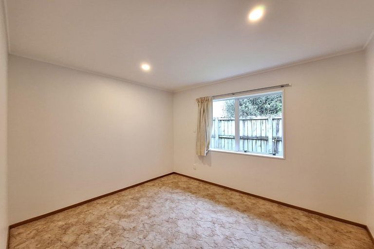 Photo of property in 1/73 Royal View Road, Te Atatu South, Auckland, 0610