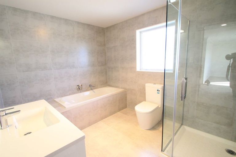 Photo of property in 13 Maka Terrace, Orewa, 0931