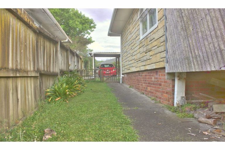 Photo of property in 23 Laura Street, Kelston, Auckland, 0602