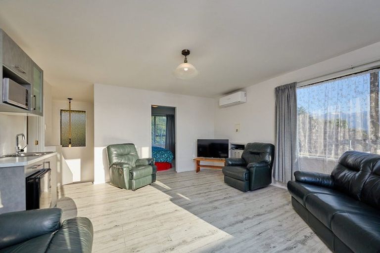 Photo of property in 73 Churchill Street, Kaikoura, 7300